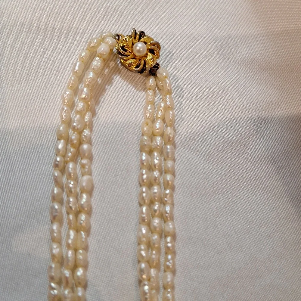 #35 3 Strand of vintage salt water pearls - Picture 1 of 5